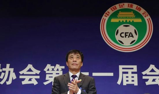 我们是只在积分榜上增加了一分，但（这位提问者）你想让我说我对此难过或生气吗？并非如此，现在我很高兴。